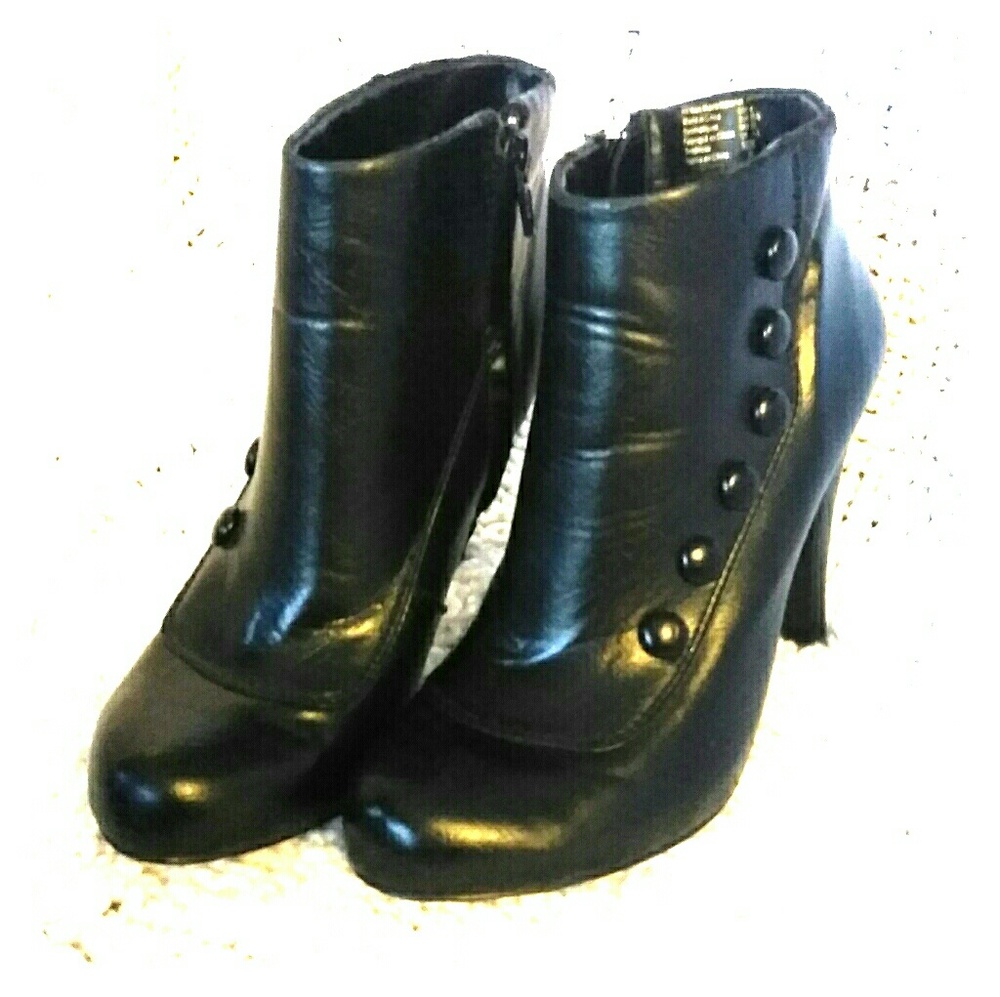 Black Ankle Boots 👢 with Button Details